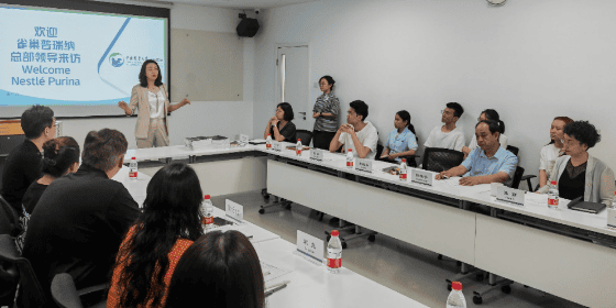 Dan Smith, head of Nestle Purina Global Business Strategy and R&D Center, and his delegation came to our institute for a visit and exchanges